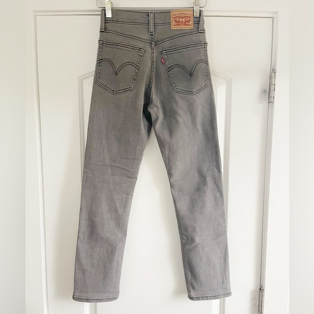 Levi’s Wedgie Straight Jean Gray - 24 - Picture 3 of 3